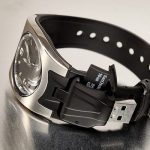 ThinkGeek-MicroSD-Card-Reader-Watch1